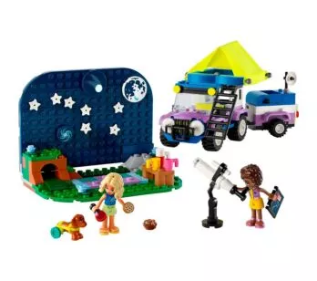 Inspire as crianças a criar constelações usando planetas e estrelas para decorar o cenário. O conjunto também vem com acessórios para ajudar as crianças a contar histórias de amizade, como canecas, biscoitos, biscoitos para cachorro, binóculos, lanterna, 