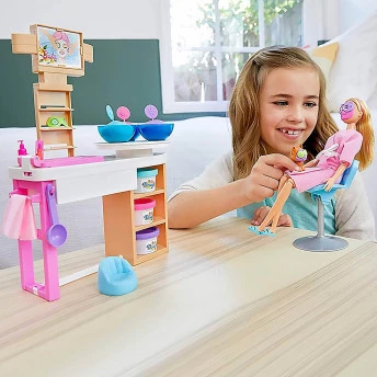 Boneca com Cenário - Barbie SPA de Luxo - Dia de Spa com Pet - Mattel