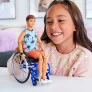 Boneco Articulado - Ken - Barbie Fashionista - Cadeira de Rodas - 196 - Mattel