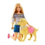 Conjunto e Boneca - Barbie Sisters e Pets - Passeio com Cachorrinho - Loira - Mattel