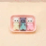 Figuras - Sylvanian Families - Trigêmeos Gatos Persas - Epoch Magia